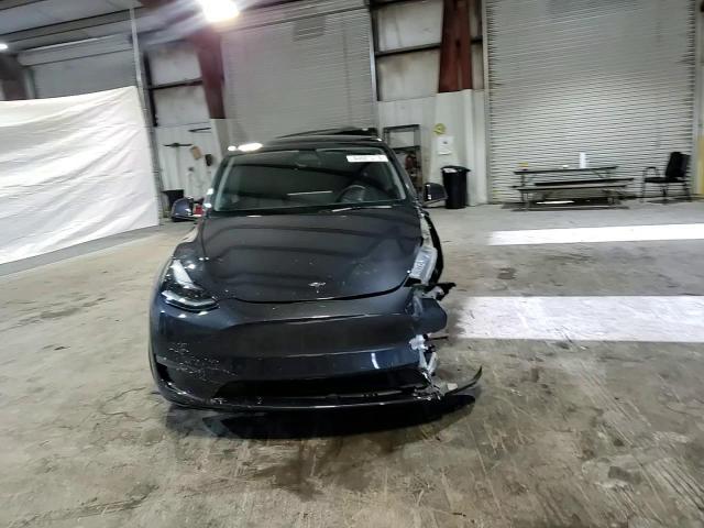 2024 Tesla Model Y VIN: 7SAYGDEE7RF160212 Lot: 93881275