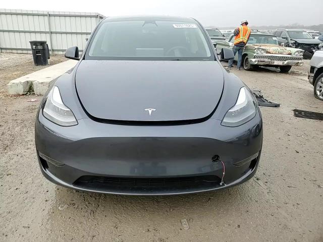 2023 Tesla Model Y VIN: 7SAYGDEEXPF747582 Lot: 93511625