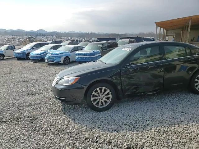 2013 Chrysler 200 Touring VIN: 1C3CCBBBXDN588792 Lot: 93747455
