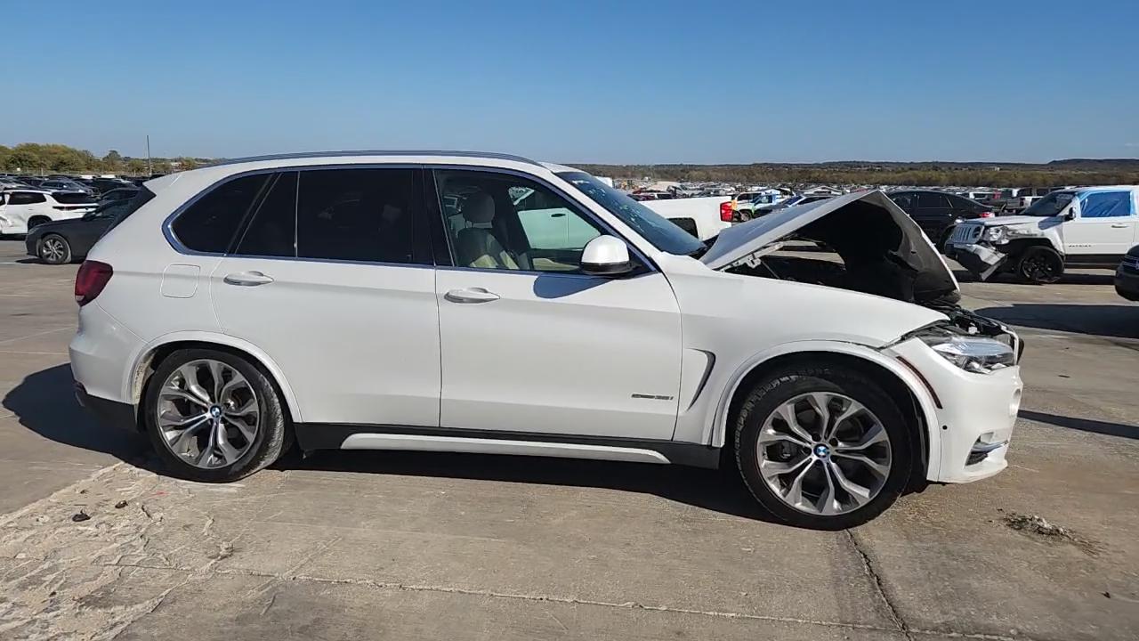 Фото: 5UXKR2C57J0Z16644