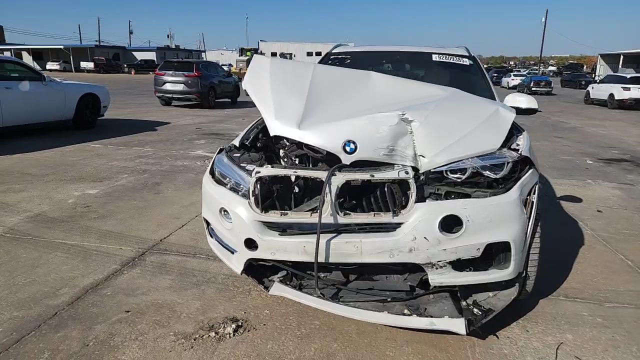 Фото: 5UXKR2C57J0Z16644