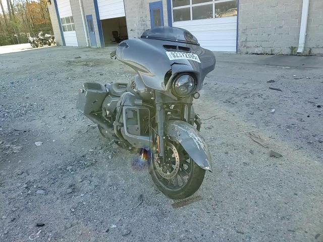 2018 Harley-Davidson Flhxse Cvo Street Glide VIN: 1HD1PXL17JB958098 Lot: 92372365