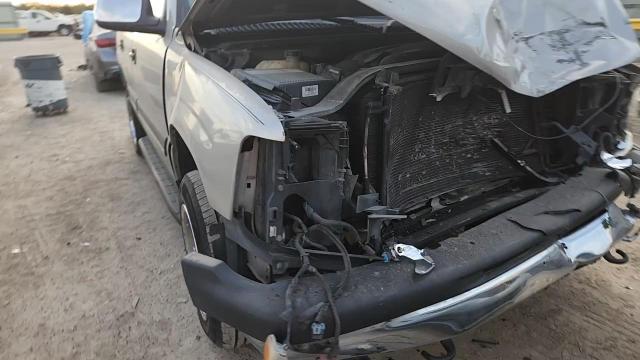 2005 Chevrolet Tahoe C1500 VIN: 1GNEC13T15R111563 Lot: 91367015