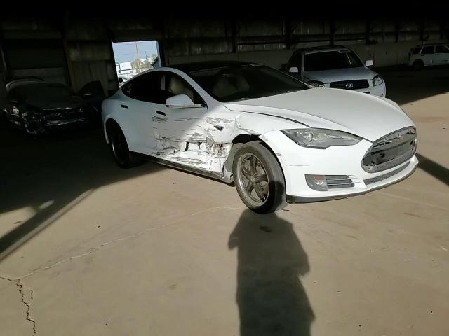 2013 Tesla Model S VIN: 5YJSA1CP9DFP16472 Lot: 92468435