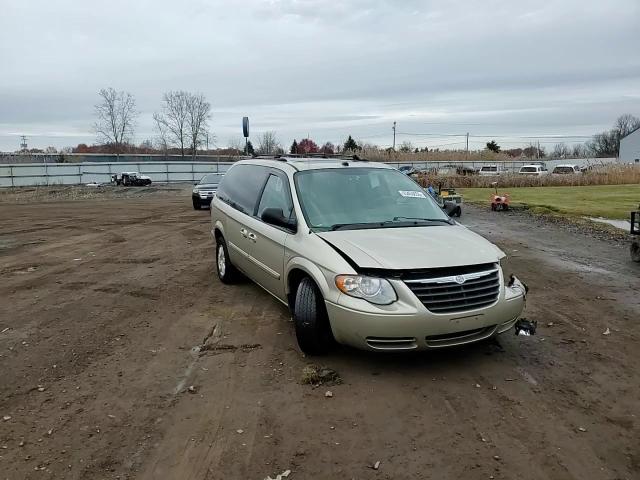 2005 Chrysler Town & Country Touring VIN: 2C4GP54L85R391844 Lot: 93453855