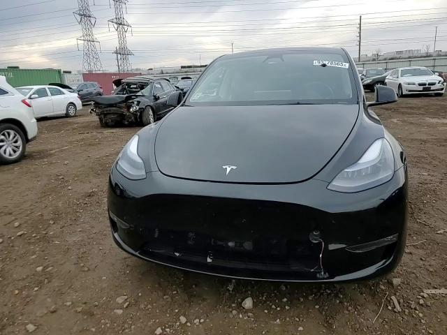 2024 Tesla Model Y VIN: 7SAYGDEE8RF984770 Lot: 93778565