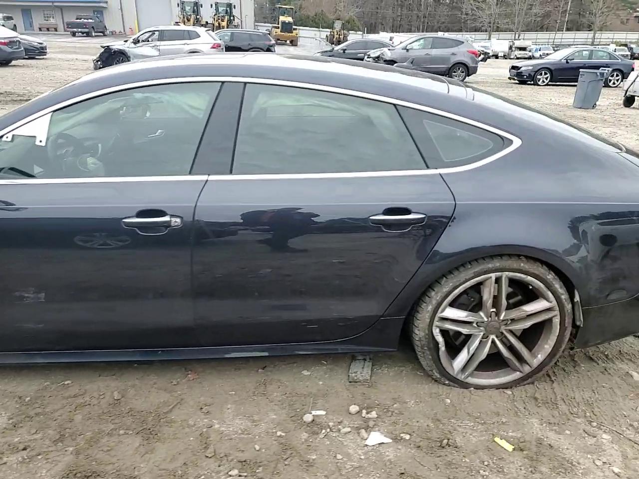 Фото: WAUW2AFC4GN011184