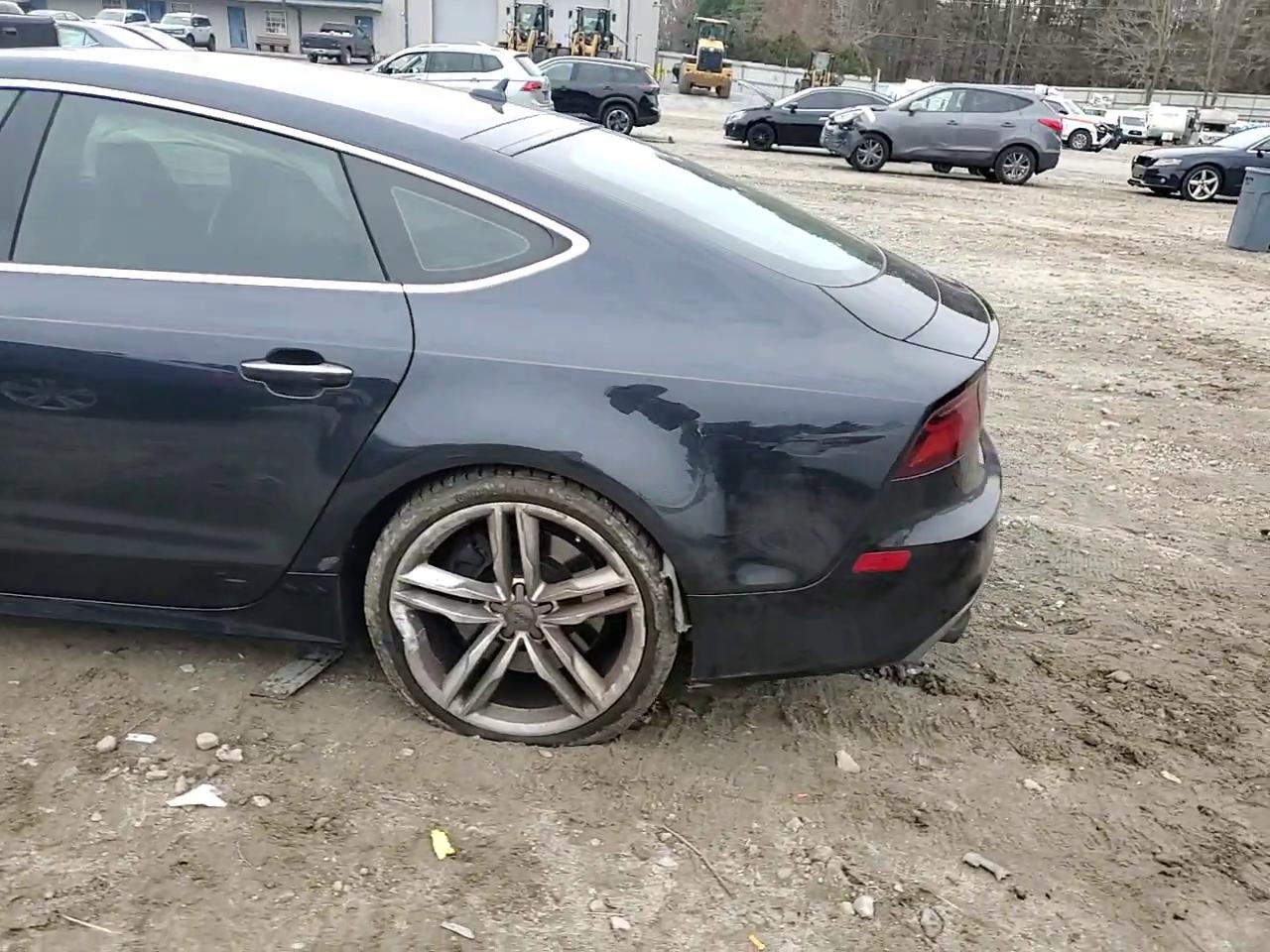 Фото: WAUW2AFC4GN011184