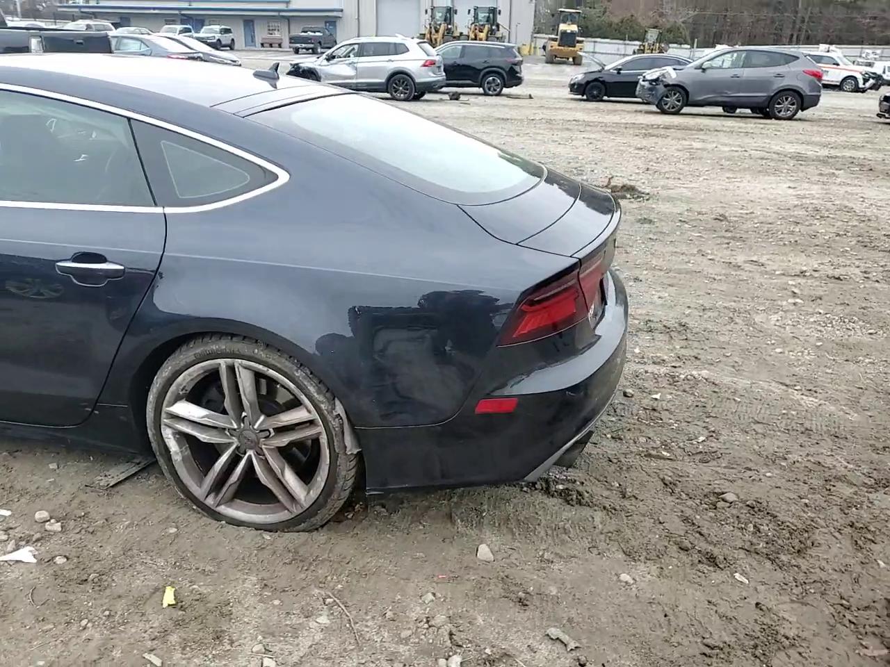 Фото: WAUW2AFC4GN011184