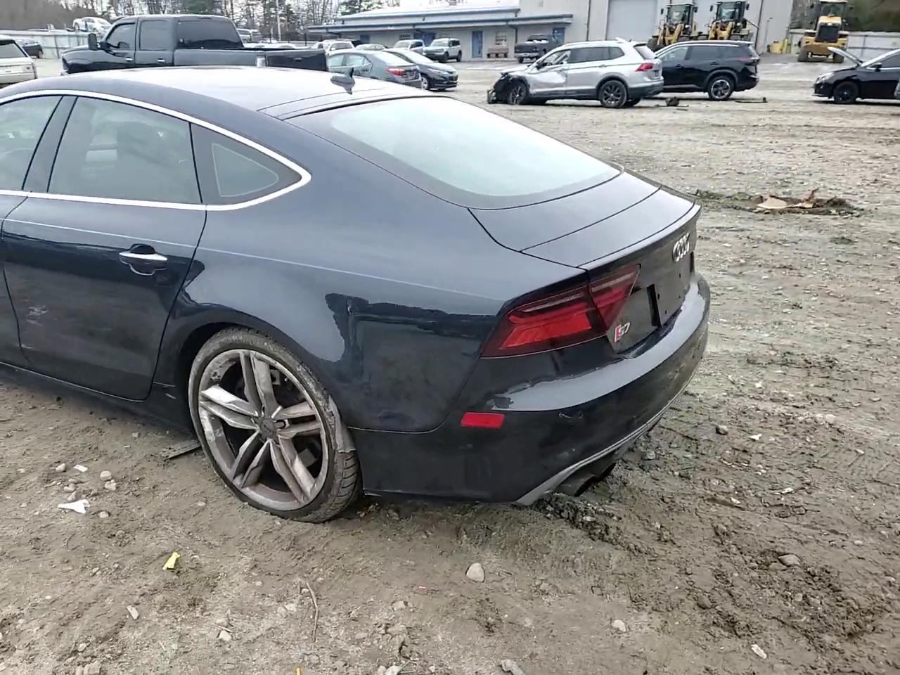 Фото: WAUW2AFC4GN011184