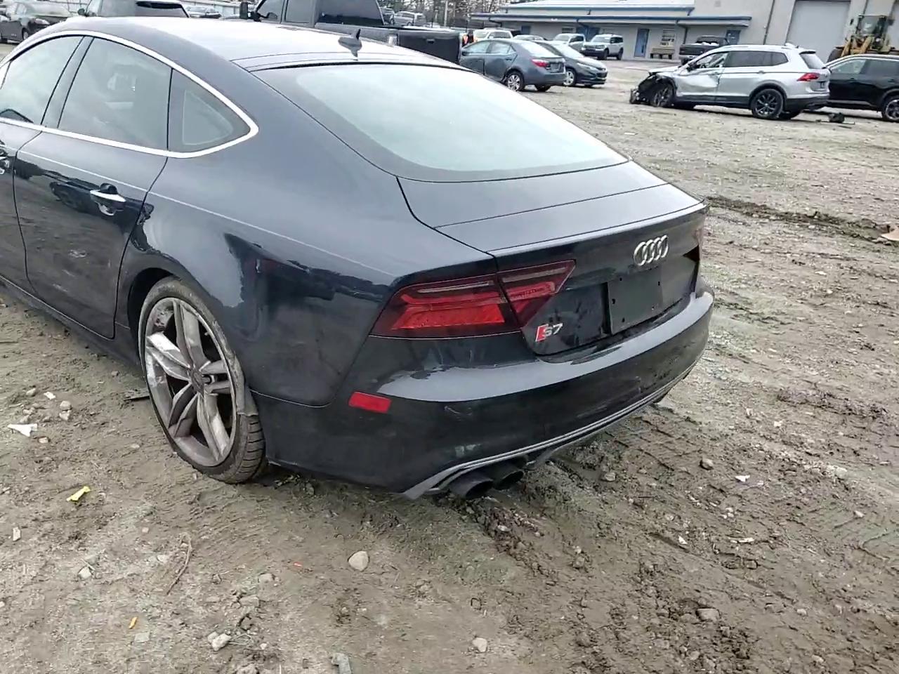 Фото: WAUW2AFC4GN011184