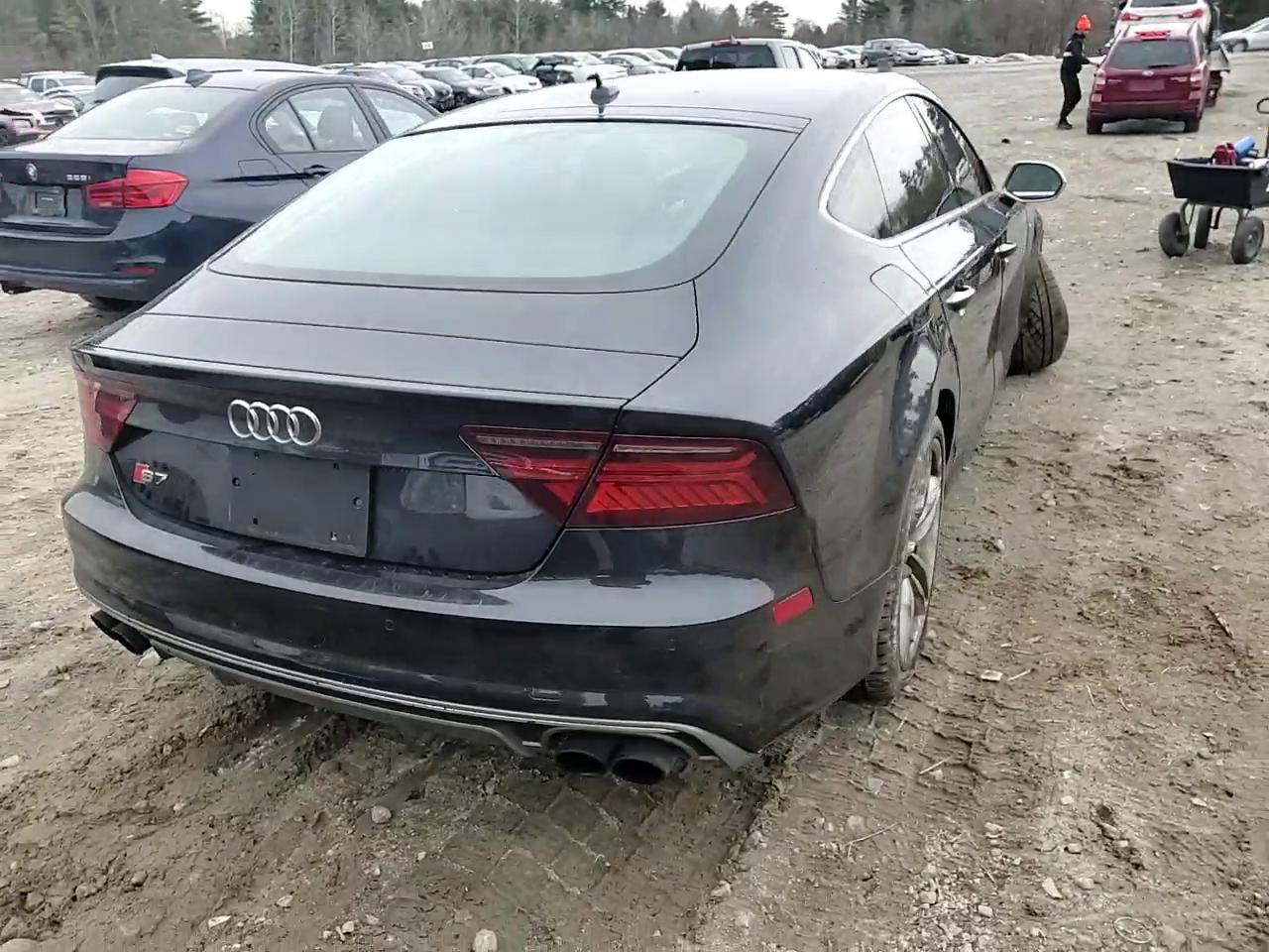 Фото: WAUW2AFC4GN011184