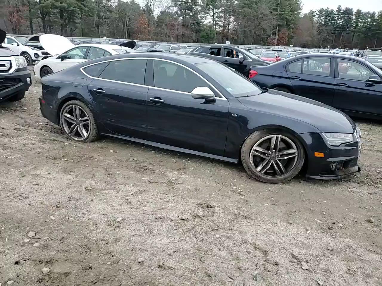 Фото: WAUW2AFC4GN011184