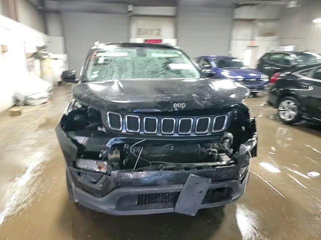 2017 Jeep Compass Latitude VIN: 3C4NJDBB7HT692913 Lot: 92723105