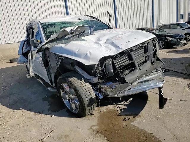 2018 Ram 1500 Slt VIN: 3C6RR7LT4JG135563 Lot: 91553275