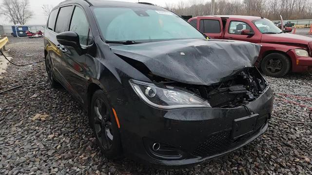 2018 Chrysler Pacifica Limited VIN: 2C4RC1GG9JR230828 Lot: 94069275
