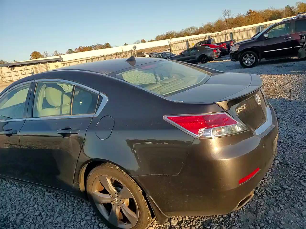 Фото: 19UUA8F73EA001552