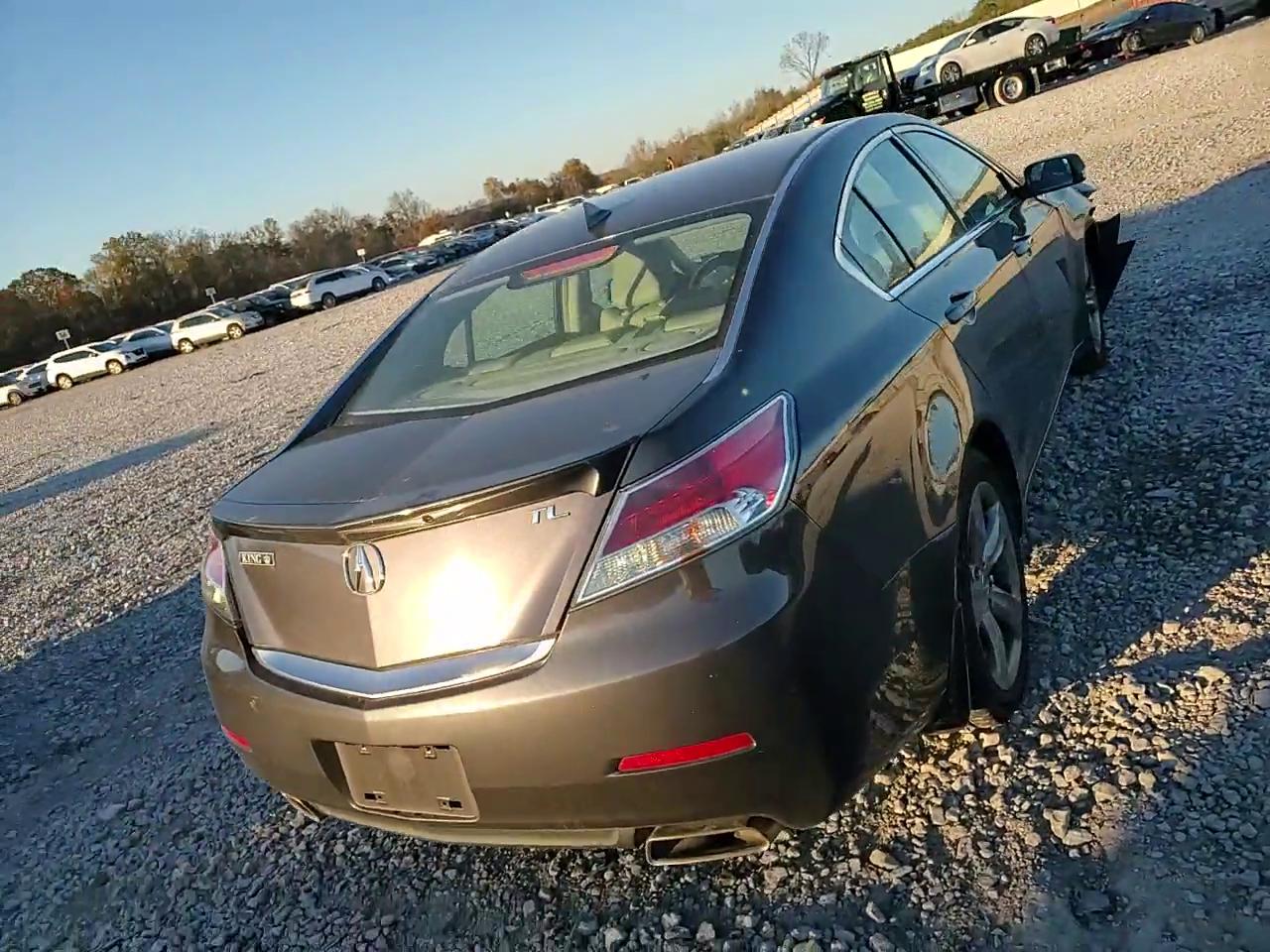 Фото: 19UUA8F73EA001552