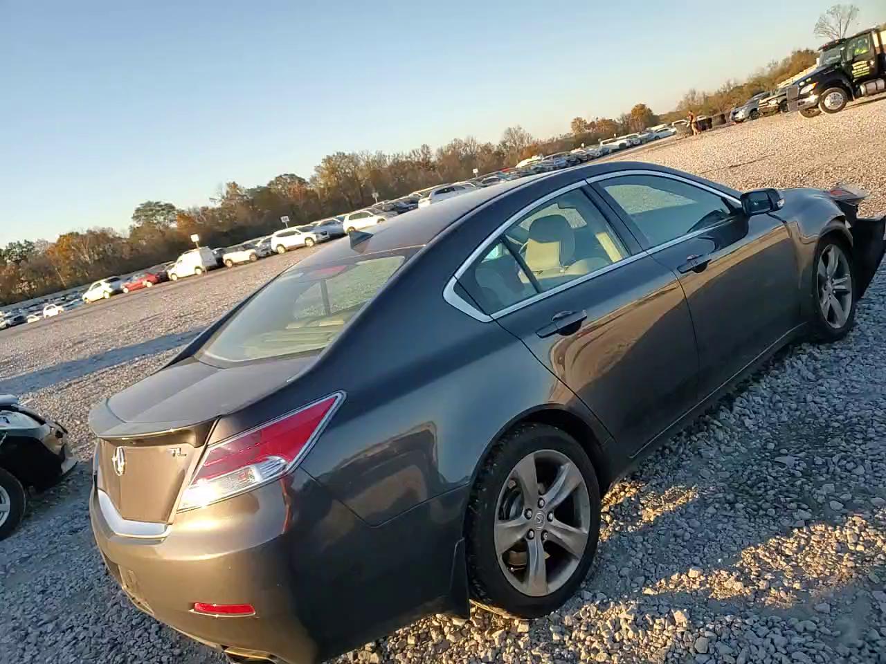 Фото: 19UUA8F73EA001552