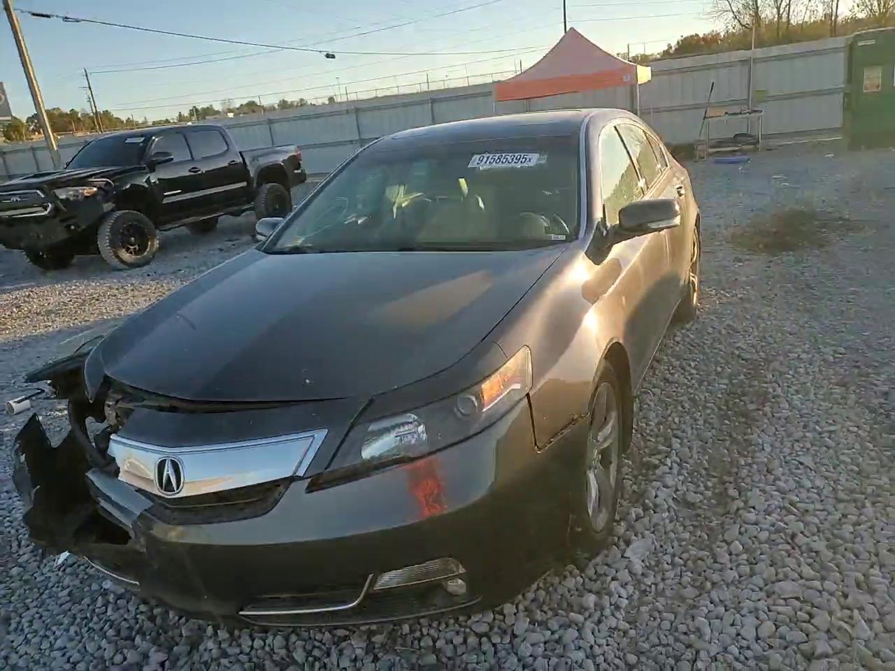 Фото: 19UUA8F73EA001552