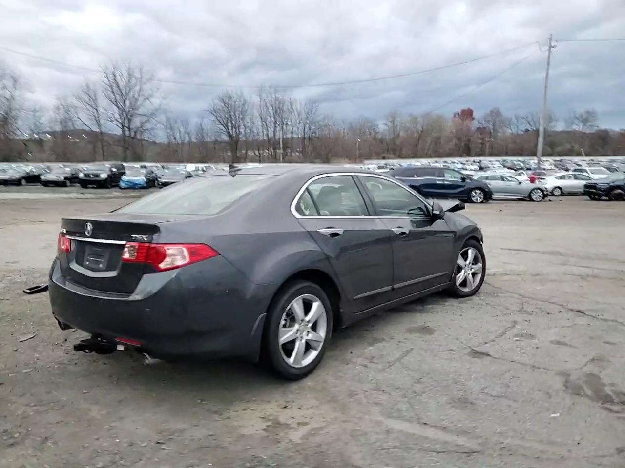 Фото: JH4CU2F65EC004753