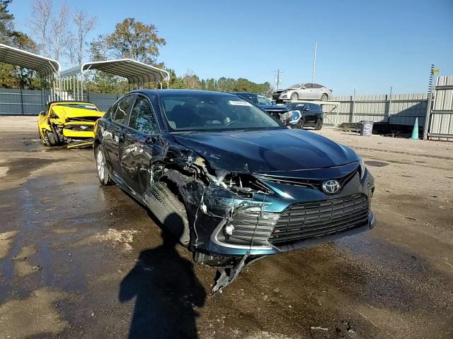 2021 Toyota Camry Le VIN: 4T1C11AK6MU585595 Lot: 93844585
