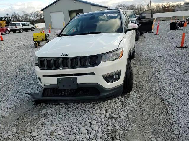 2019 Jeep Compass Latitude VIN: 3C4NJDBB6KT754695 Lot: 92608225
