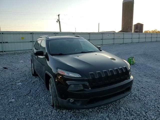 2016 Jeep Cherokee Latitude VIN: 1C4PJLCS0GW138316 Lot: 93950715