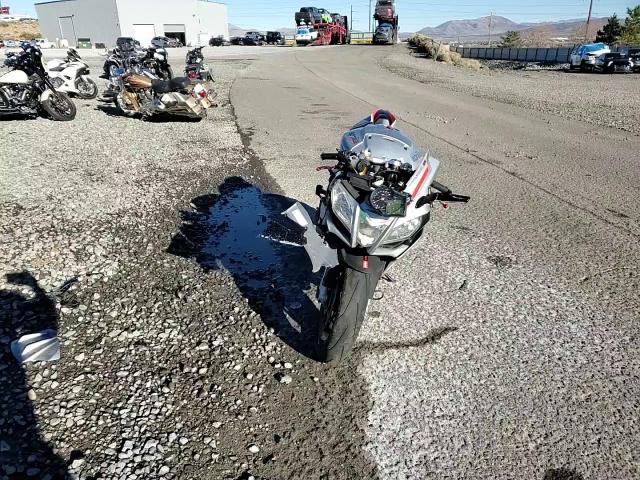 2016 Aprilia Rsv4 Rf VIN: ZD4RKUB01GS000324 Lot: 91313195