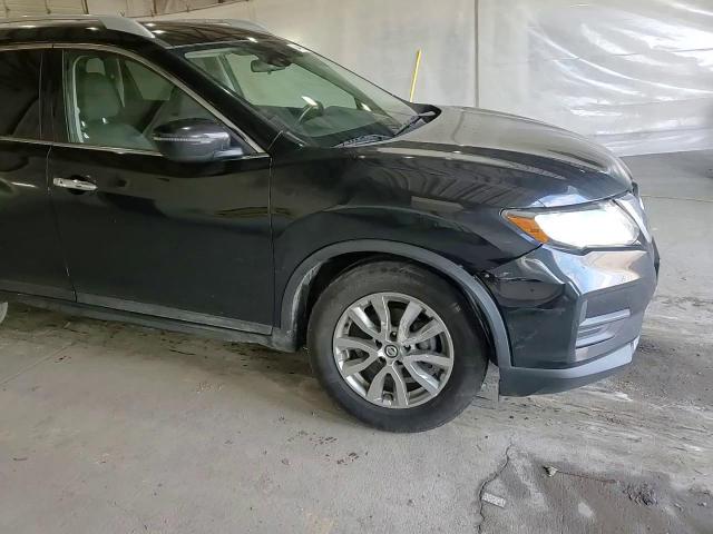 2019 Nissan Rogue S VIN: 5N1AT2MV5KC700137 Lot: 94463755