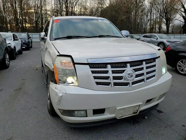 2007 Cadillac Escalade Luxury VIN: 1GYFK63887R408822 Lot: 92607505