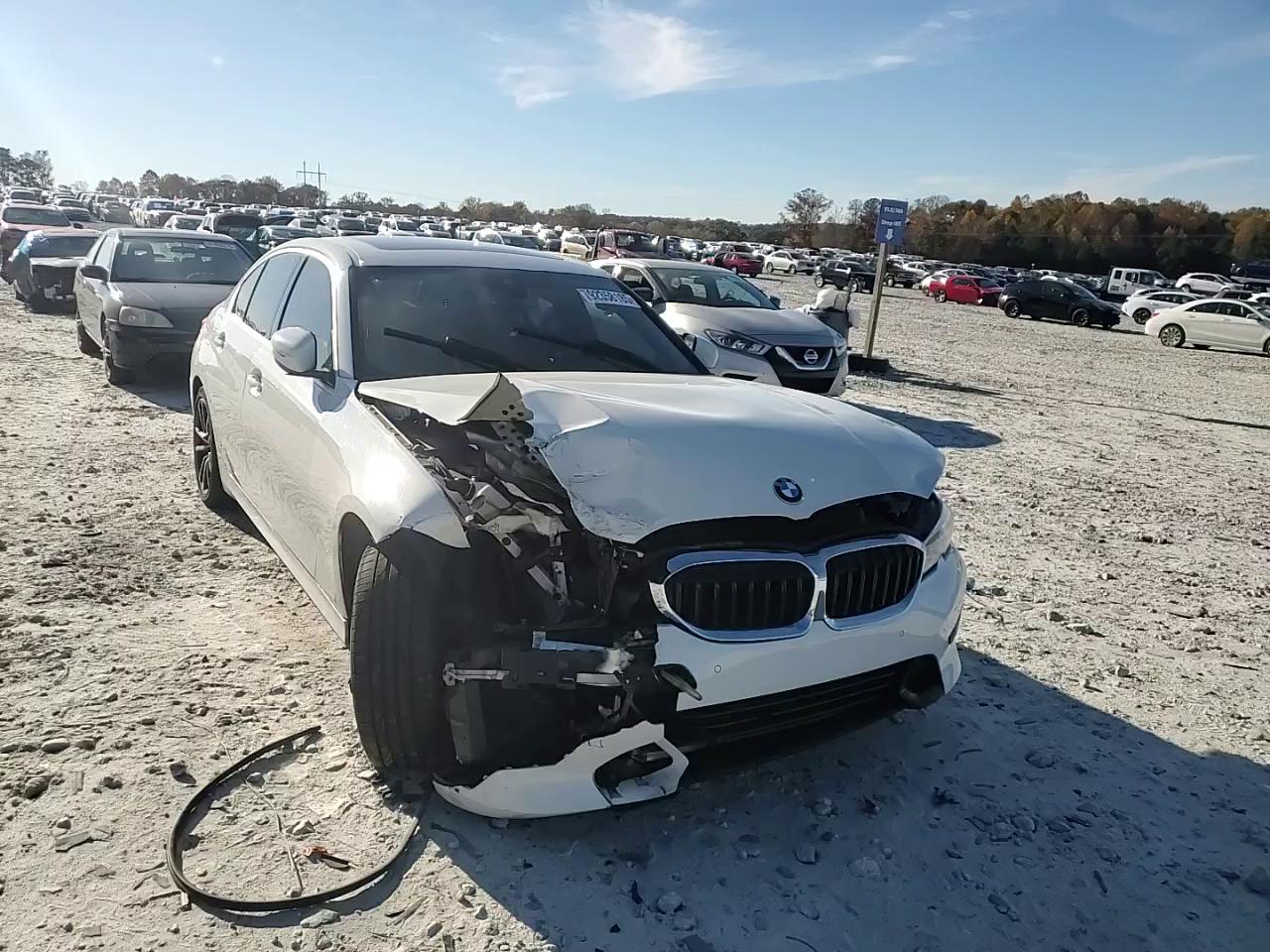 Фото: 3MW5R1J01L8B08795