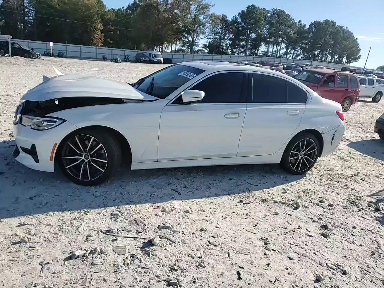 Фото: 3MW5R1J01L8B08795