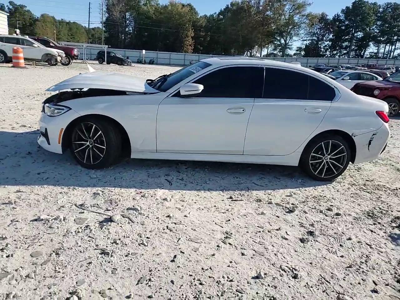 Фото: 3MW5R1J01L8B08795