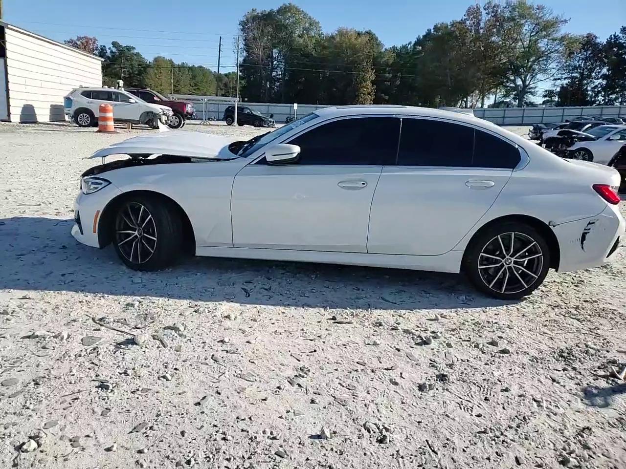 Фото: 3MW5R1J01L8B08795