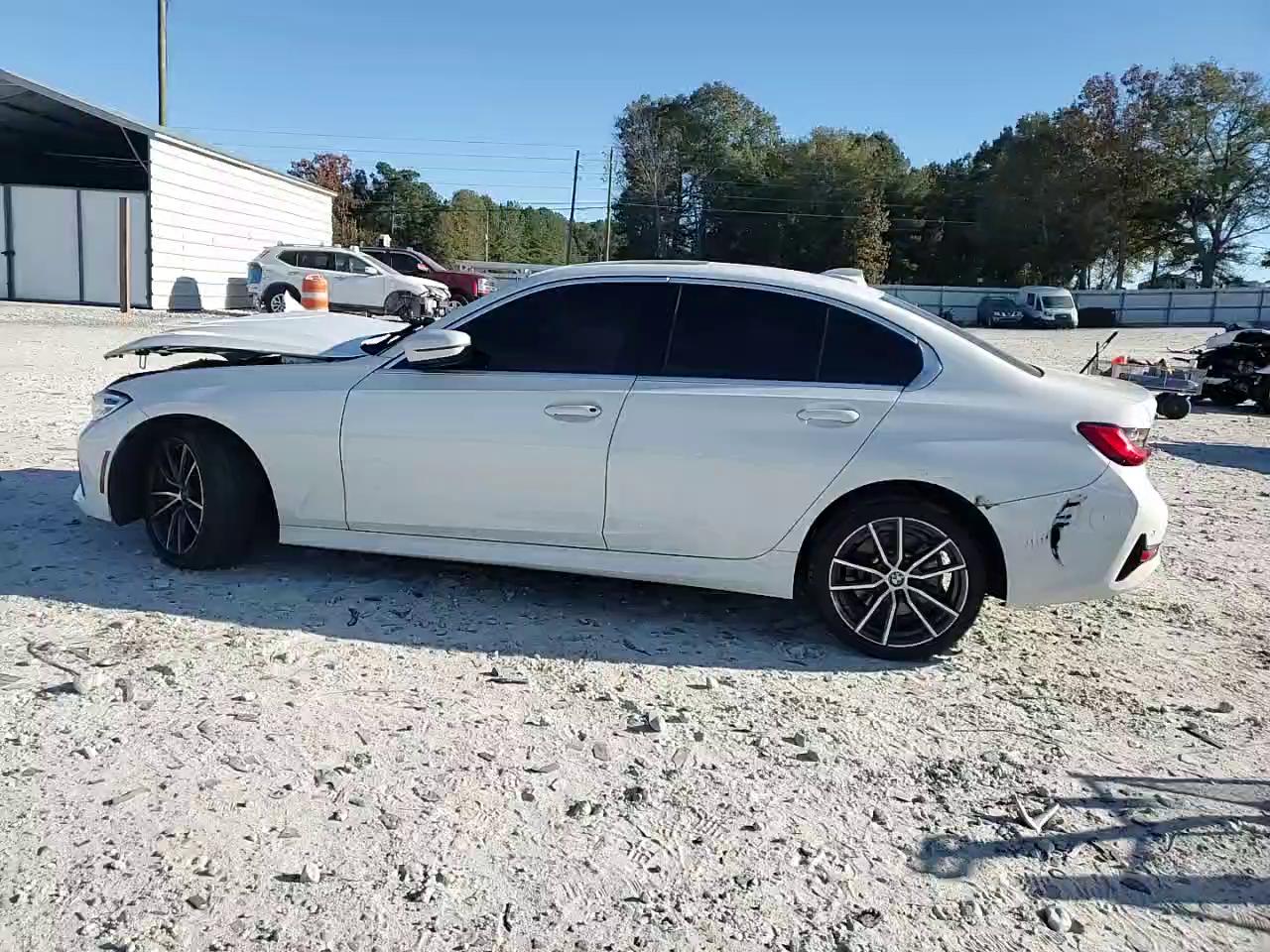 Фото: 3MW5R1J01L8B08795