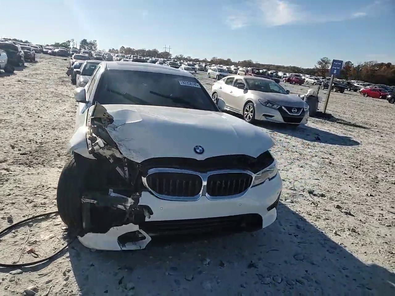 Фото: 3MW5R1J01L8B08795