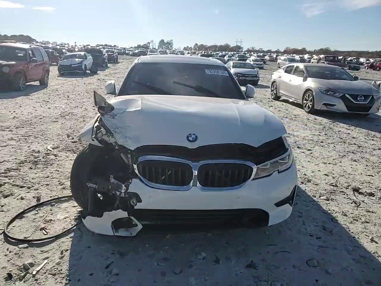 Фото: 3MW5R1J01L8B08795