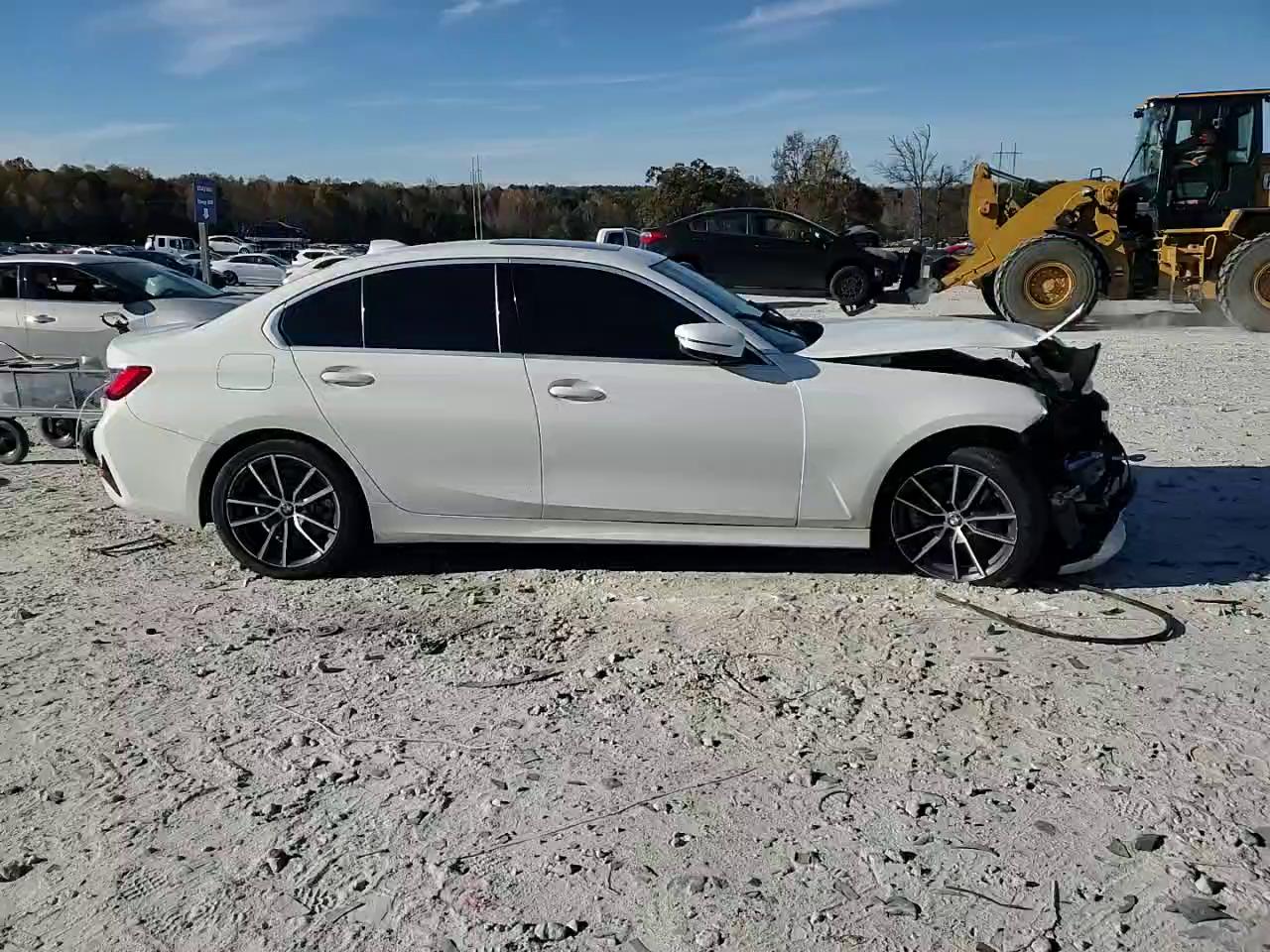 Фото: 3MW5R1J01L8B08795