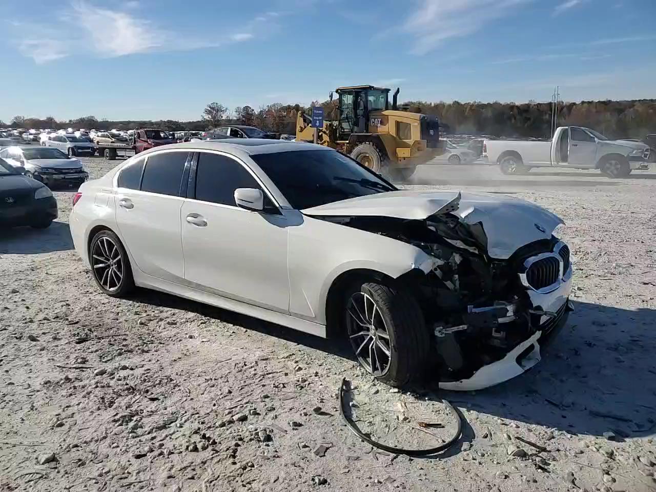 Фото: 3MW5R1J01L8B08795