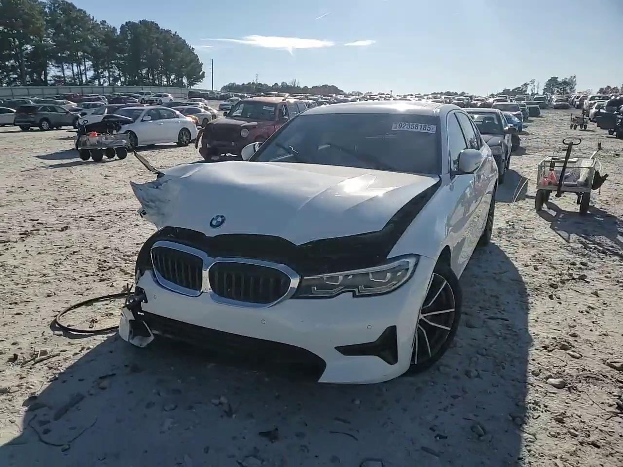 Фото: 3MW5R1J01L8B08795