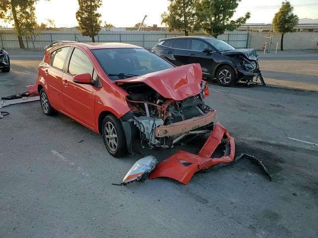 2013 Toyota Prius C VIN: JTDKDTB31D1031568 Lot: 90356645