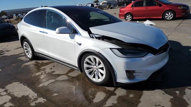 2020 Tesla Model X VIN: 5YJXCAE22LF245782 Lot: 92027105