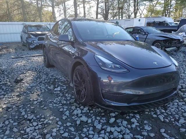 2024 Tesla Model Y VIN: 7SAYGDEE2RA243544 Lot: 93942195
