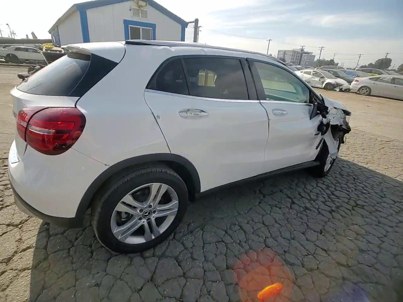 Фото: W1NTG4EB7LU029155