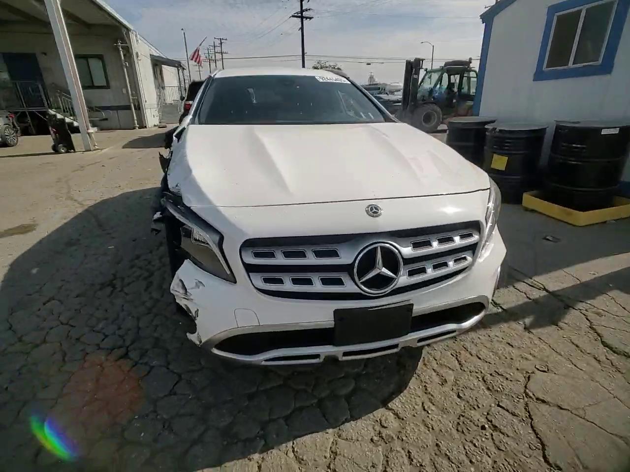 Фото: W1NTG4EB7LU029155