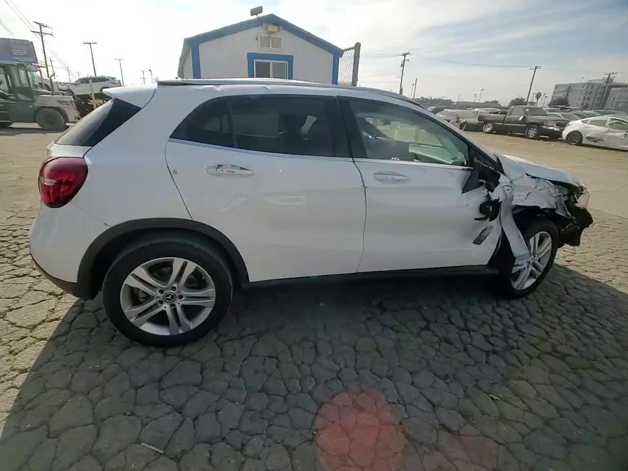 Фото: W1NTG4EB7LU029155