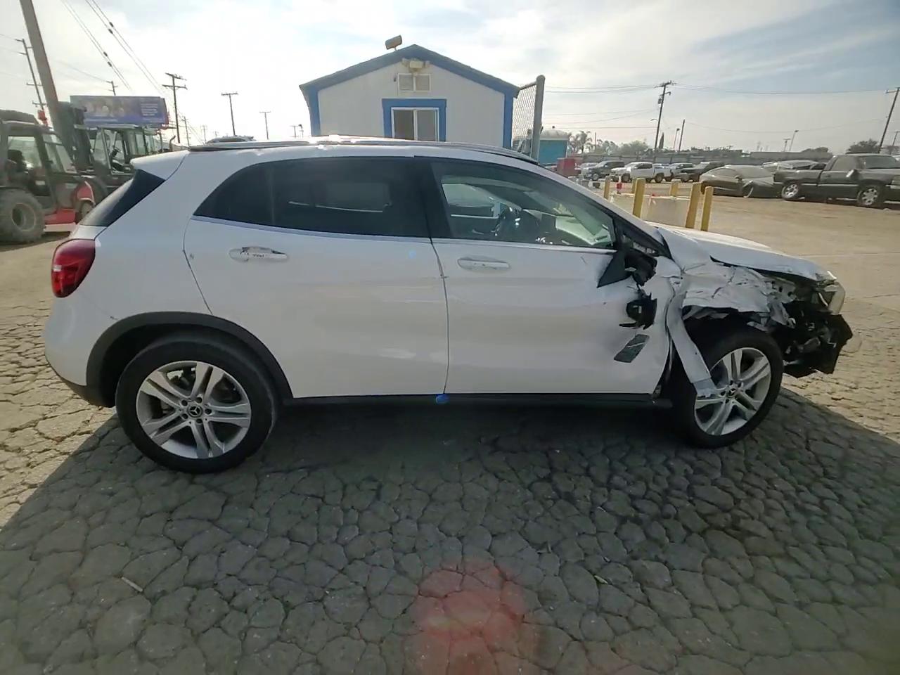 Фото: W1NTG4EB7LU029155