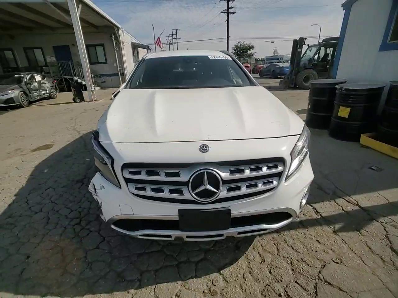 Фото: W1NTG4EB7LU029155