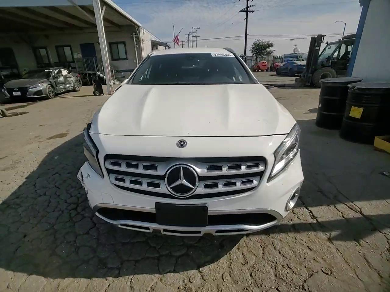 Фото: W1NTG4EB7LU029155